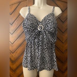 ST John’s Bay black and white tankini swim top size 12